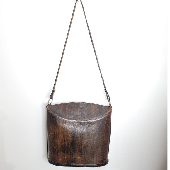 Handmade Leather Ladies handbag circular in shape - Picture 3 of 7